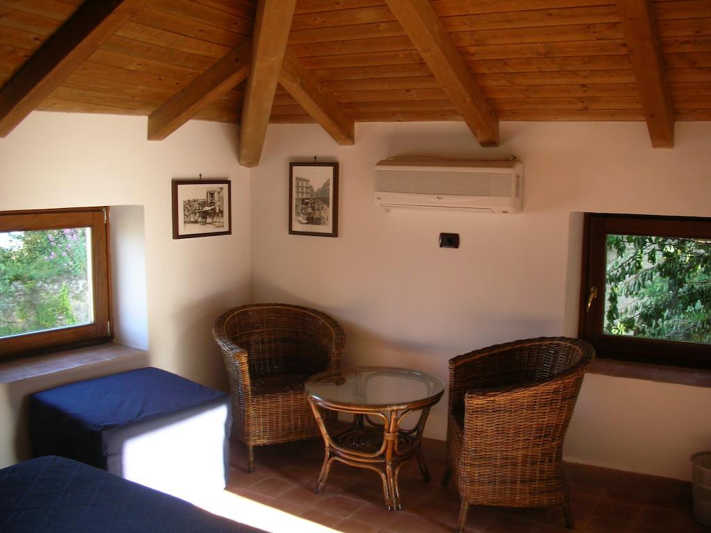 Guest House Pedamentina เนเปิลส์ ห้อง รูปภาพ